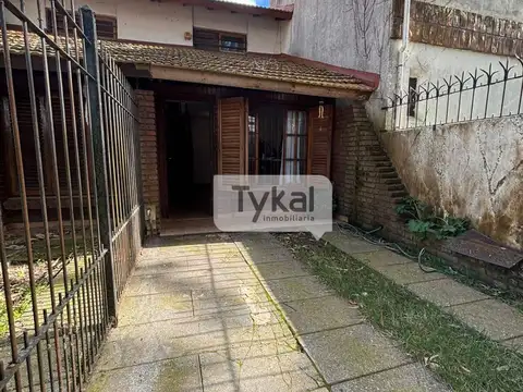Oportunidad Dúplex al frente con espacio vehicular y gas natural  
