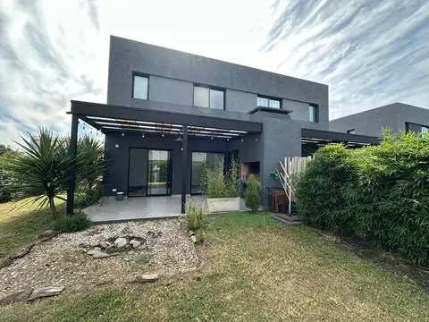 Casa Chalet  en Alquiler en El Aljibe, Pilar, G.B.A. Zona Norte
