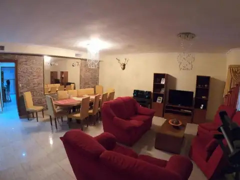 Casa en Venta en Villa Sarmiento, USD 260.000