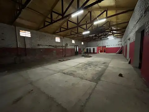 Galpon en Alquiler 17  mts Fondo