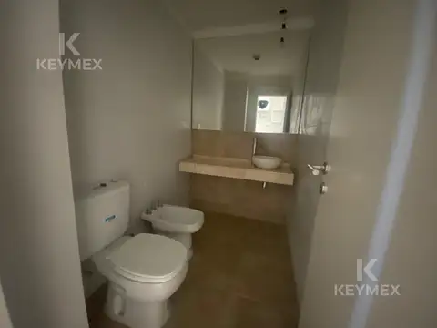Venta Oficina con 2 Cocheras - Pilar