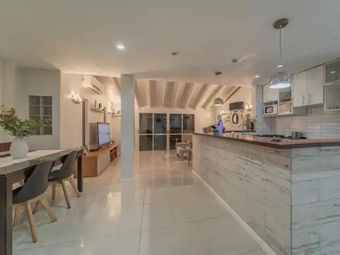Depto Tipo Casa en Venta de 3 dormitorios