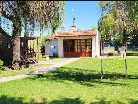 Venta - Casa con pileta y quincho - Casilda