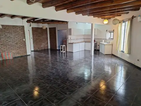 Casa 3 ambientes con 2 baños