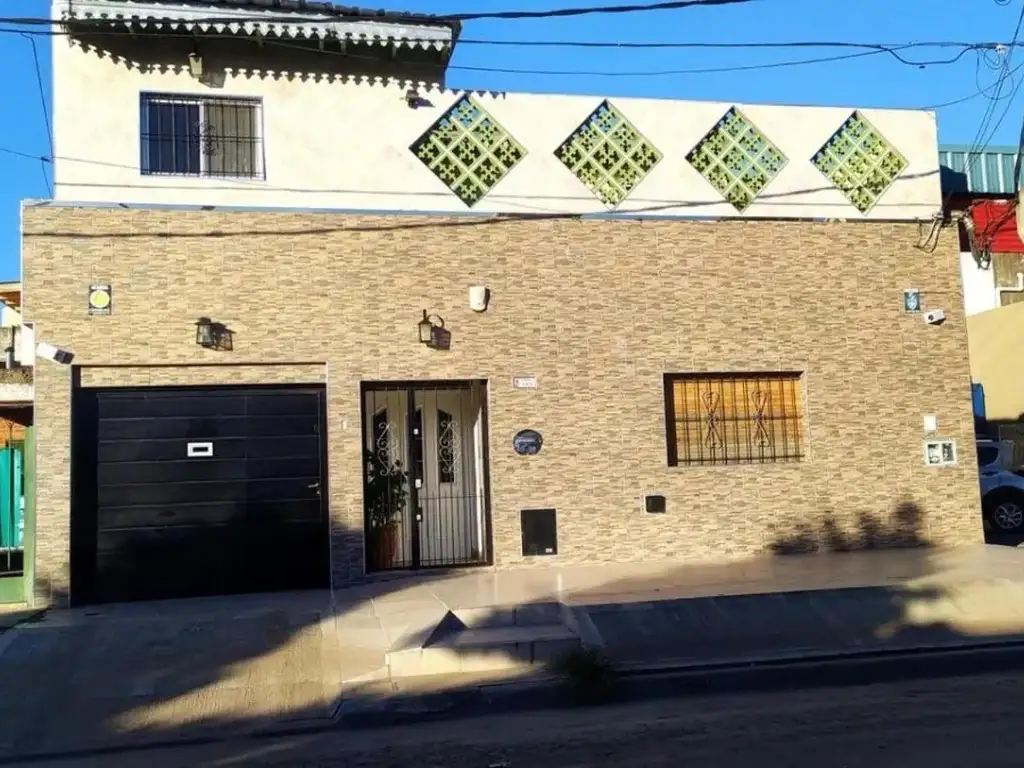 Domingo Faustino Sarmiento e/ Arricau y Marconi