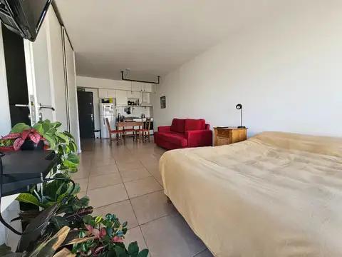 Monoambiente en Venta en Piso Alto con Balcón en Villa Crespo