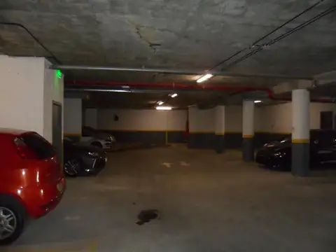 COCHERA FIJA CUBIERTA- Grande - Portón automático