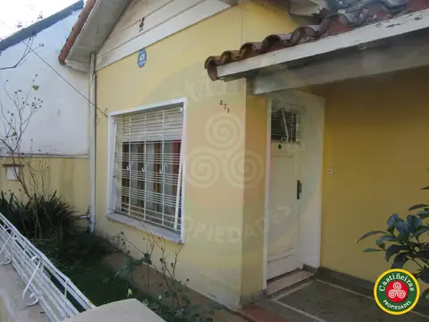 Venta - Chalet - 2 dormitorios - Parque libre - Excelente ubicación en Turdera - Venta Directa  