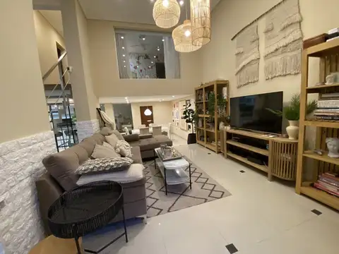 Depto Tipo Casa en Venta de 3 ambientes