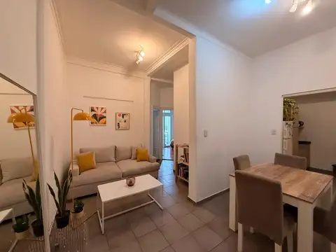 Departamento de 3 ambientes con Balcón al frente.