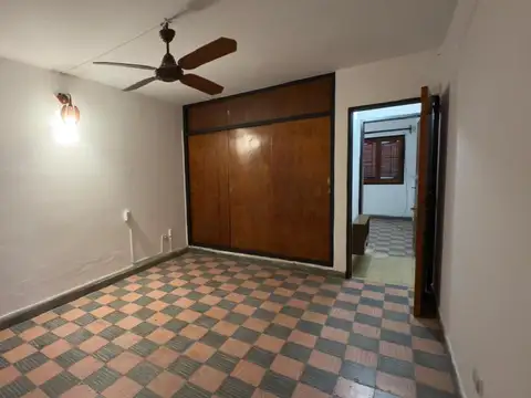 Casa en Alquiler con 1 cochera
