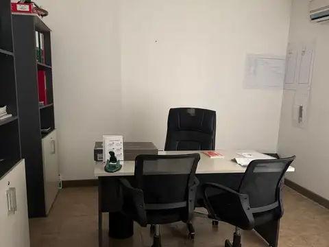 OPORTUNIDAD! Galpón en venta con excelente ubicación