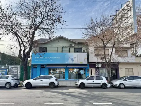 Local con gran vidriera más 2 departamentos, en venta en Martínez, San Isidro.