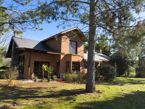 CASA TIPO CHALET EN VENTA ARANA CON PILETA