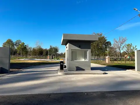 LOTE MUY BIEN UBICADO, BARRIO PAMPA 1,PILAR, LA LONJA.!!