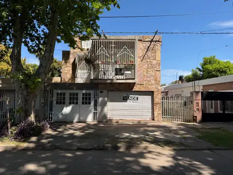 Casa 2 dormitorios con patio