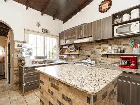 Casa en Venta con 1 cochera