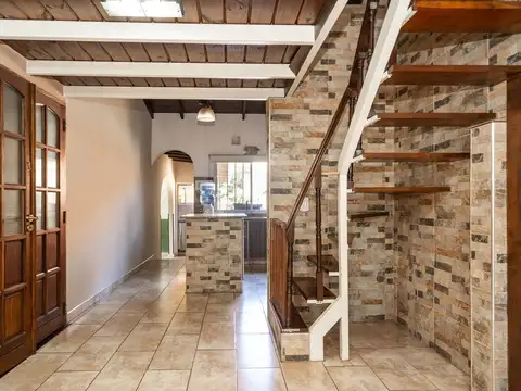 Casa 5 ambientes con 3 baños