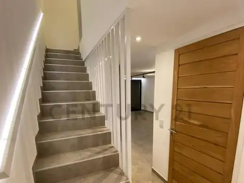 Casa 5 ambientes con 1 baño