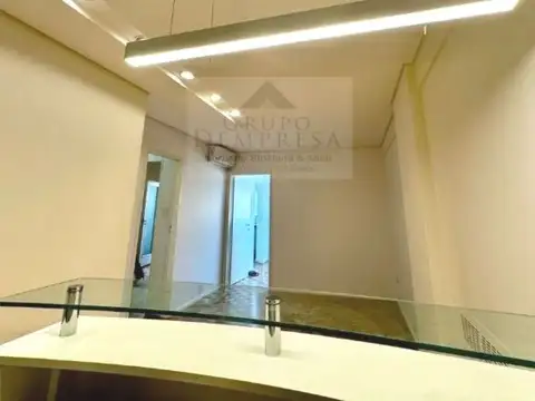 Venta. Impecable 4 ambientes en Recoleta. Frente al Hospital Alemán. Apto. Muy luminoso!