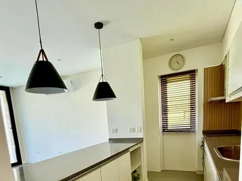 Casa 6 ambientes con 3 baños