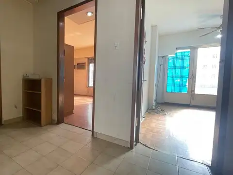 Venta en Block de casa de 3 y 2 ambientes
