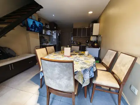 Duplex en Venta 3 ambientes cochera y patio en Venta en Villa Ballester/Chilavert excelente estado