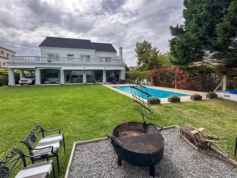 En Venta La Lomada Residencia de autor, lote propio 1200m2, Casa 480m2 privacidad y diseno PILAR