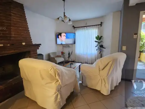 Depto Tipo Casa 4 ambientes con 3 baños