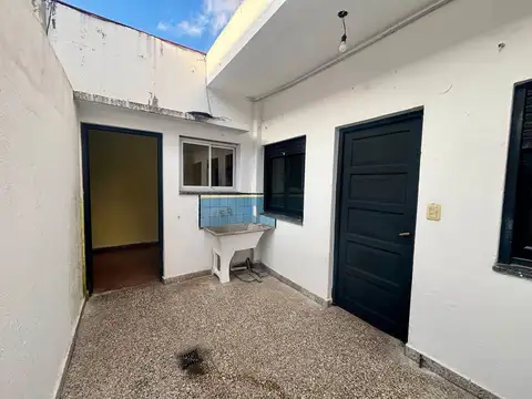 Depto Tipo Casa en Alquiler de 1 dormitorio