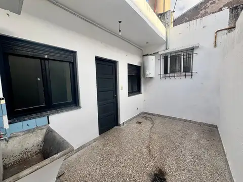 Exc 2 amb c/Patio PB, interno p/ 2 Personas Máx. 1 mascota ok!