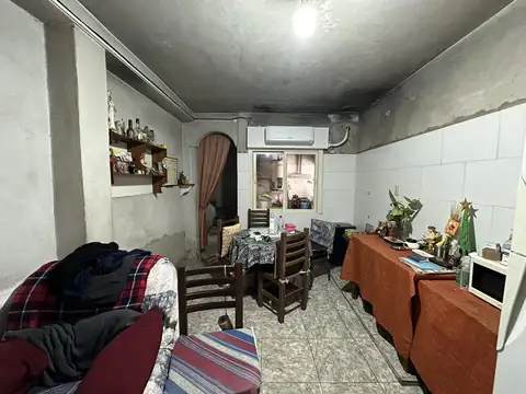 Av. Lamadrid 1612 entre Urrestarazu y Dr.