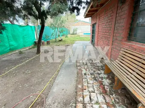 Casa 5 ambientes con 1 baño