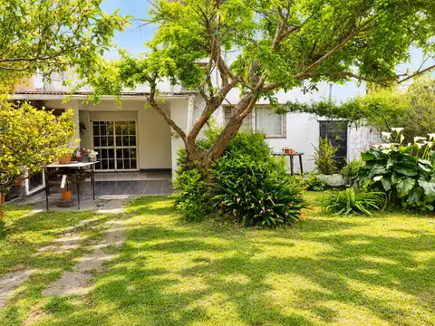 Casa en venta en La Plata, 2 dormitorios