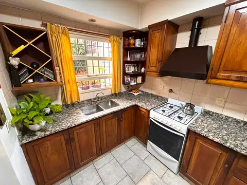 Casa 3 ambientes con 2 baños