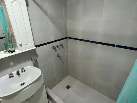 Av. Presidente Perón 1450 100, Piso G