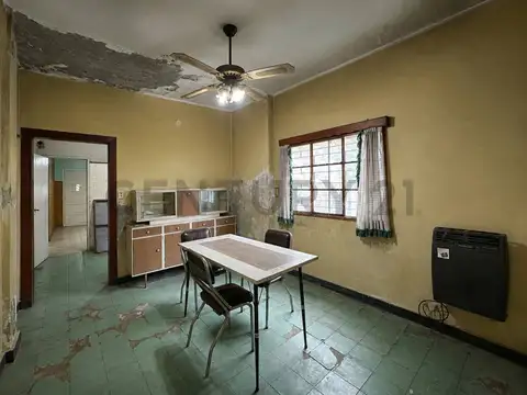 Casa en Venta con 3 cocheras