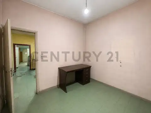 Casa 6 ambientes con 1 baño