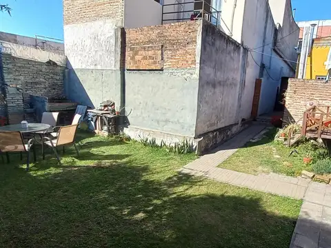 EN VENTA! CASA INTERNA - 1DORM. - FRENTE ESC. CRISTO!