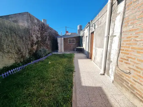 CASA A REFACCIONAR EN GUADALUPE OESTE