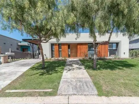 Casa en venta  Santa Elena, Pilar del Este
