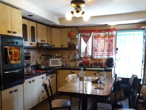 DEPARTAMENTO TIPO  CASA 3 AMBIENTES-CASEROS