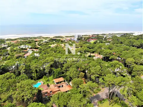 Casa 7 ambientes con 6 baños