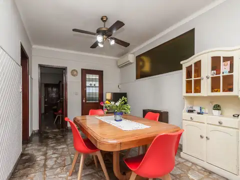 Casa 6 ambientes con 3 baños