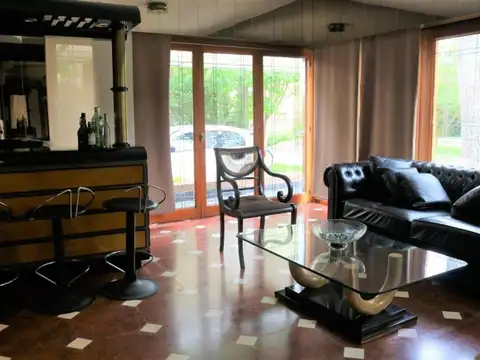 Casa en Alquiler Temporal con 2 cocheras