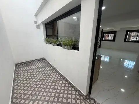 Depto Tipo Casa 5 ambientes con 4 baños