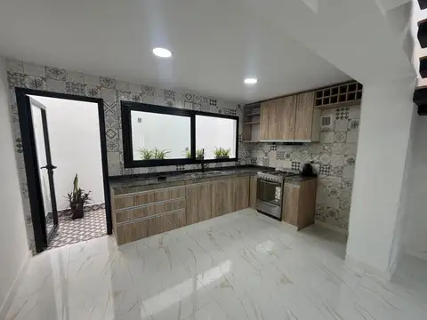 Depto Tipo Casa en Venta de 4 dormitorios
