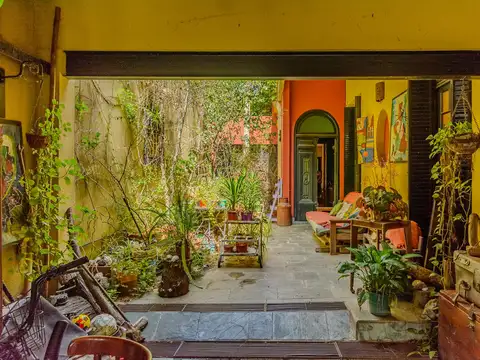 Casa 7 ambientes con 4 baños