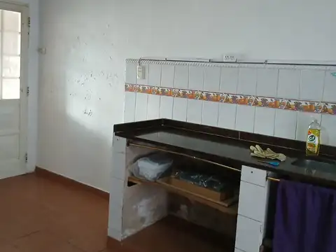 Casa 3 ambientes con 1 baño