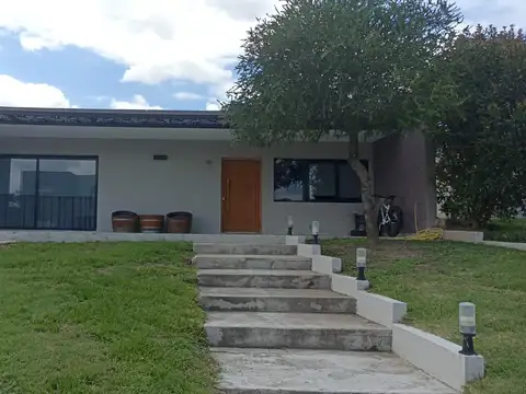 Venta casa 3 d con pileta en Las Cañitas  Barrio Privado - Malagueño